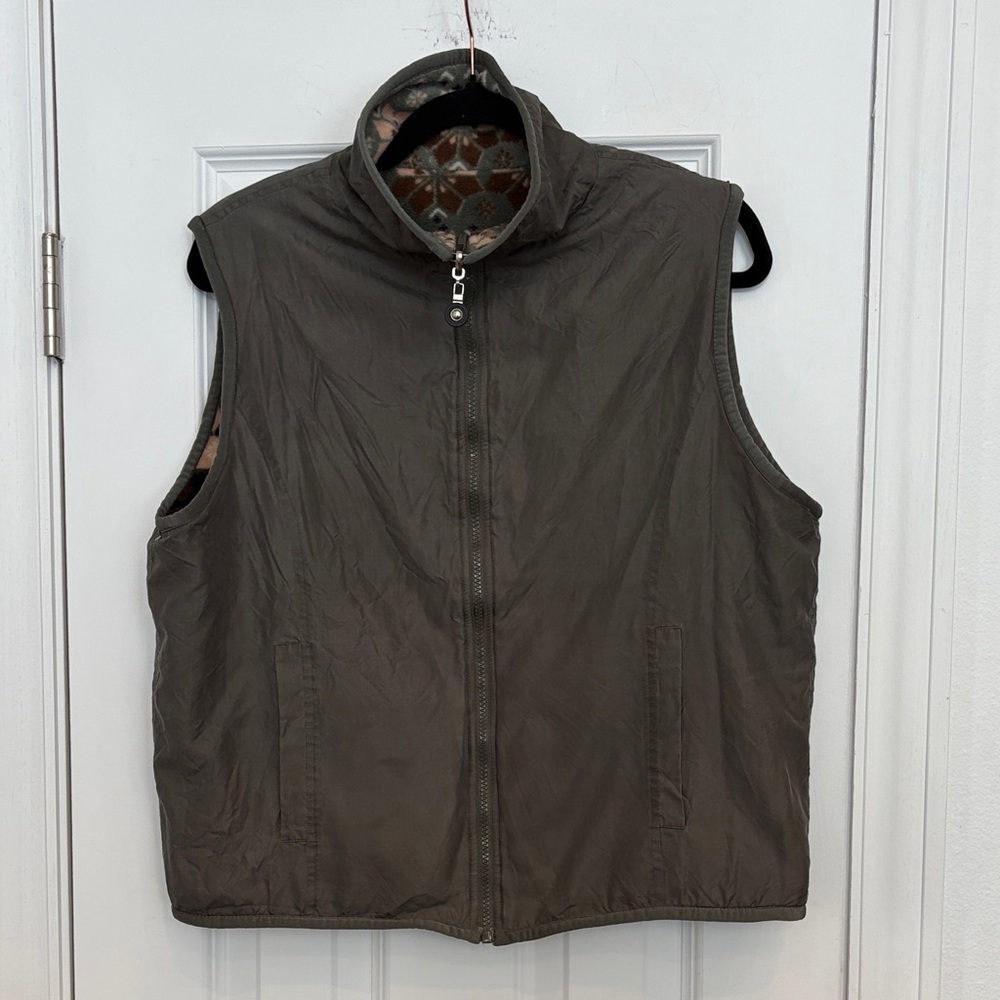 Fu Da Sport Reversible Fair Isle Snowflake Pattern Fleece/Olive Silk Vest